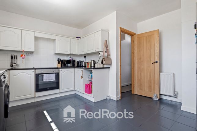 54 Elm Road, Skellow, South Yorkshire photo 4