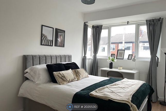 Terraced house to rent in Kelso Gardens, Leeds