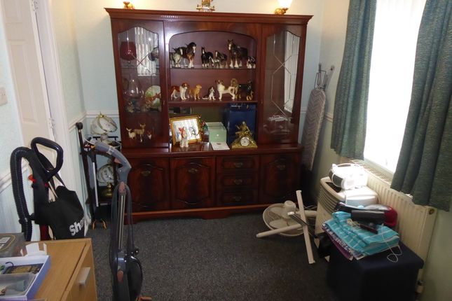 2, Devon Close, College Town, Sandhurst photo 5