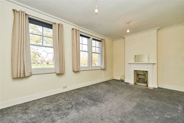 36, Fairfield South, Kingston upon Thames photo 3