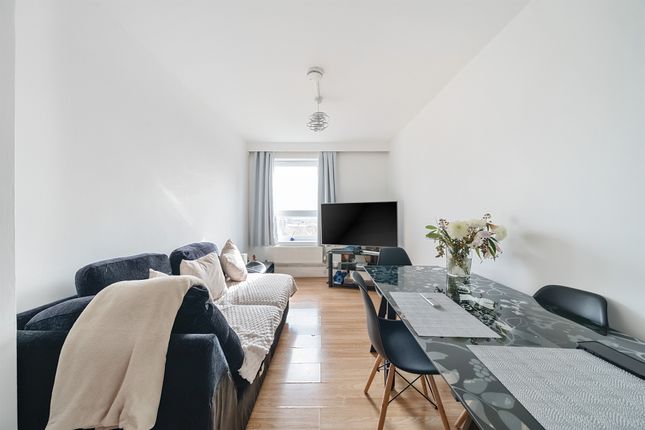 Flat for sale in Bowyer Street, London