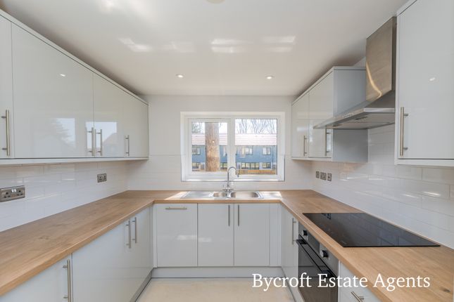 5 The Beeches,, Conifer Road, Great Yarmouth photo 3
