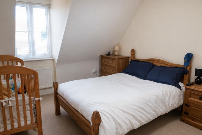 38, Queens Avenue, Snodland photo 4