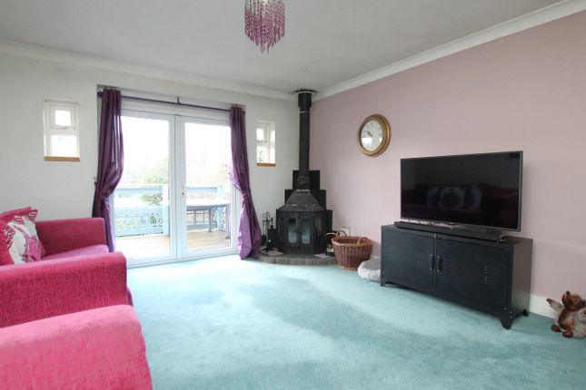 12, Berkeley Avenue, POOLE photo 4