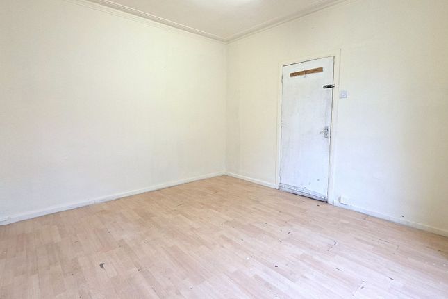 42 Langton Avenue, London photo 3
