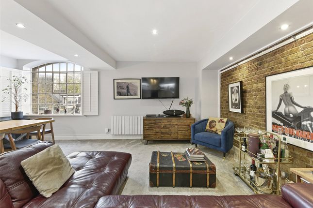 Thumbnail Flat to rent in Dundee Court, 73 Wapping High Street, London