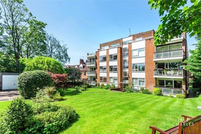 Thumbnail Flat to rent in Baronsmere Court, Manor Road, Barnet