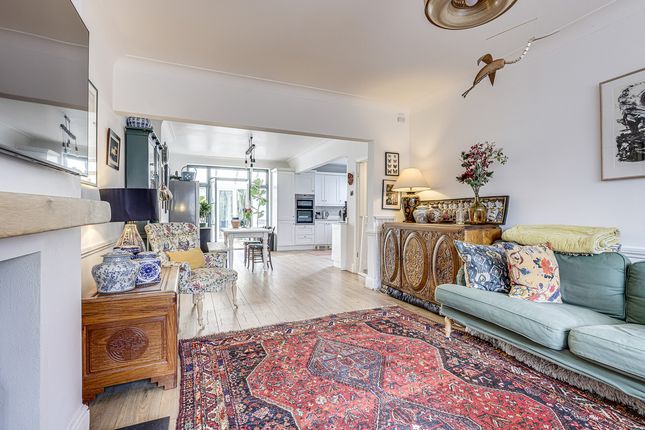 Westbourne Grove, Westcliff-on-sea photo 2