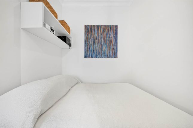 Flat 2, Denbigh Street, London photo 4