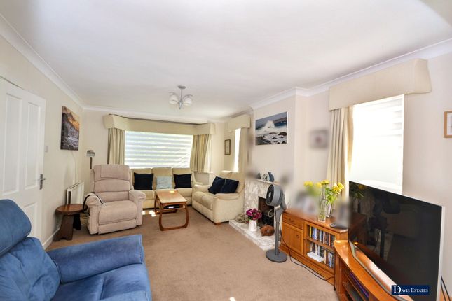 3 Nelwyn Avenue, Hornchurch photo 2