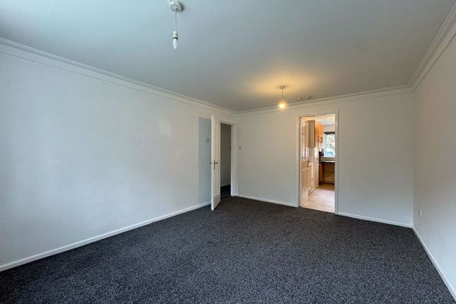 Thumbnail Flat to rent in Victoria Road, Bolton