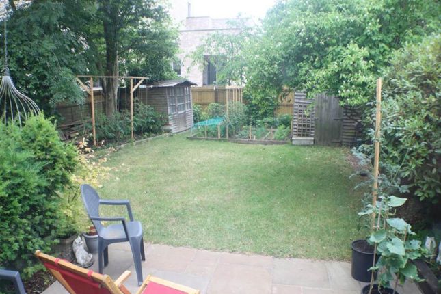 Bishops Rise (Room 2), Hatfield Hertfordshire photo 2