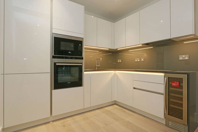Thumbnail Flat for sale in Westbourne Apartments, Fulham, London