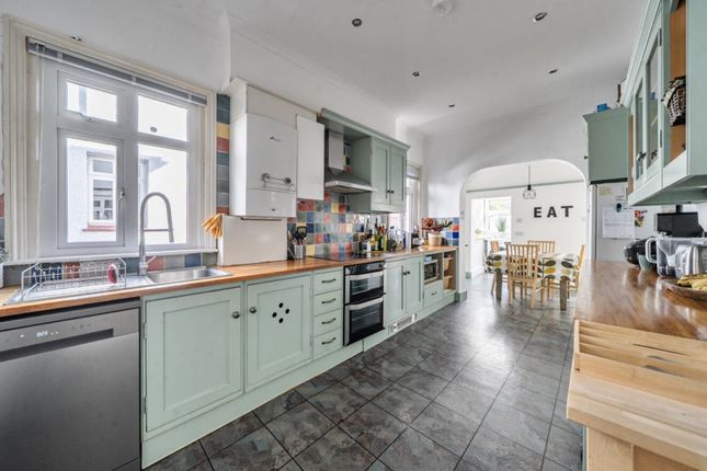 20, Elm Crescent, Ealing photo 4