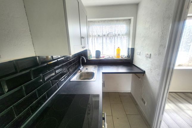 92, Tudor Court, Tipton photo 5