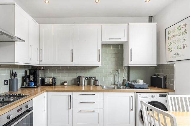 Maisonette for sale in Newport Road, Leyton, London