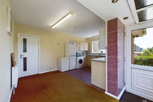 1 Wheatfield Way, Brighton photo 3