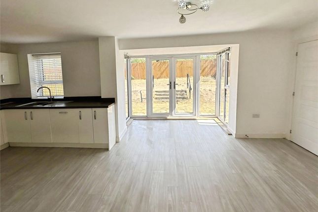 18, Rovers Way, South Yorkshire photo 3