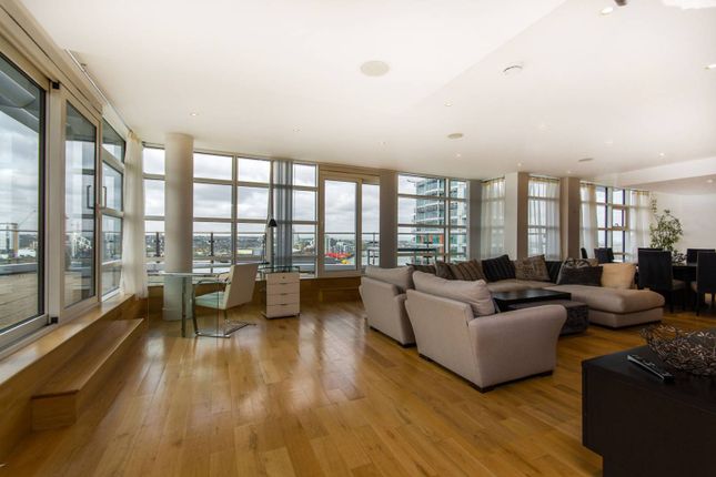 Homes To Let In Gartons Way London Sw11 Rent Property Thumbnail Flat To Rent In Battersea Reach Wandsworth