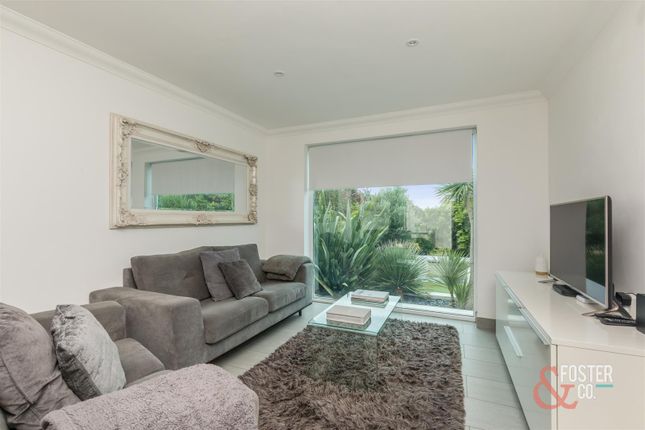 112, Longhill Road, Brighton photo 4
