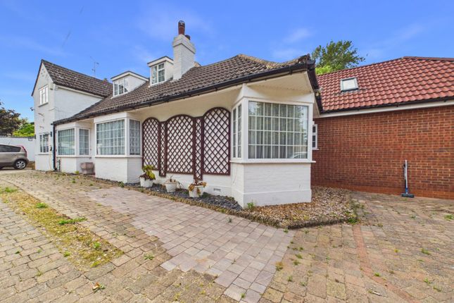 27, Station Road, Berkshire photo 2