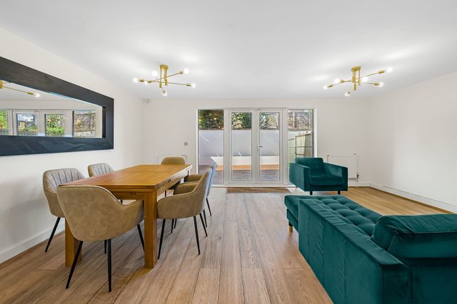 52, Stane Grove, London photo 2