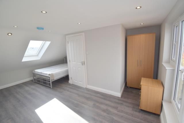 Thumbnail Room to rent in Cranleigh Road, Seven Sisters