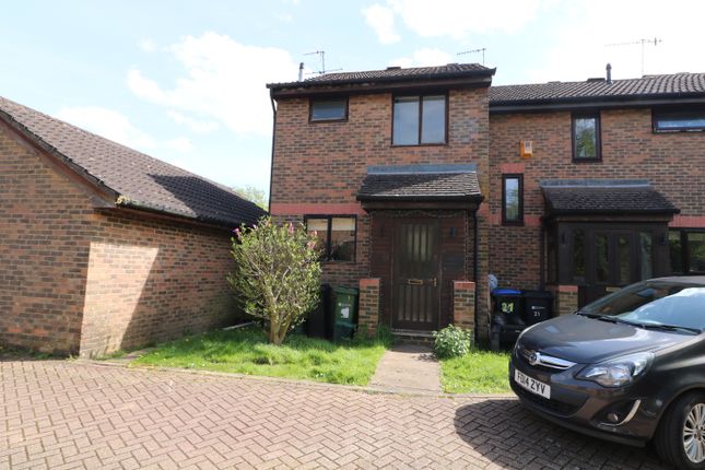End terrace house to rent in Lake View, North Holmwood