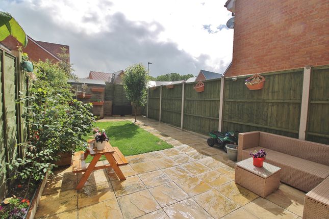 8, Stone Road, Waterlooville photo 5