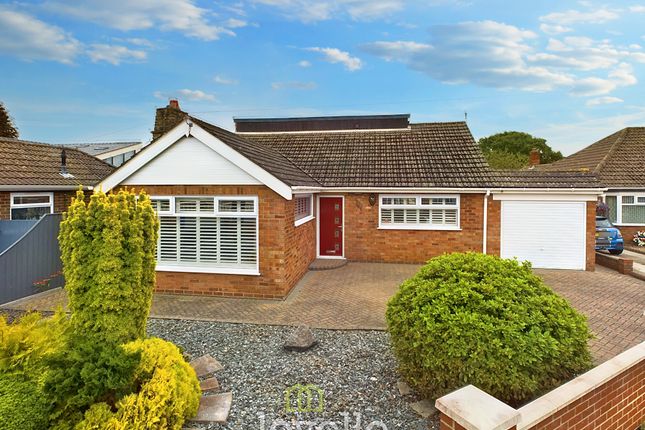 Thumbnail Detached bungalow for sale in Peaks Avenue, New Waltham