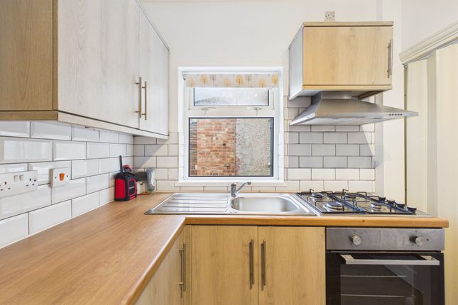 30 Newlands Grove, Sheffield photo 4