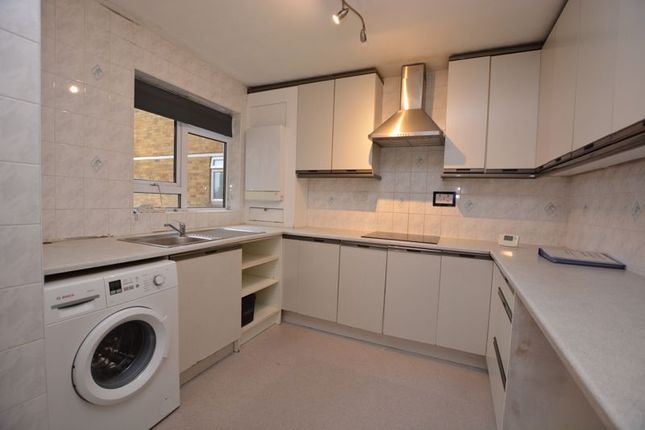 Flat for sale in Dove Park, Pinner