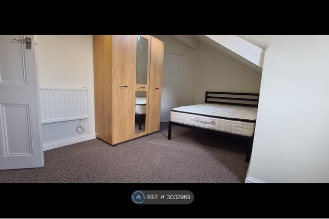 Flat, Roman Place, Roundhay photo 5