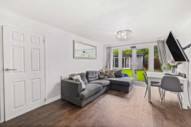 Vicarage Lane, Horley photo 3