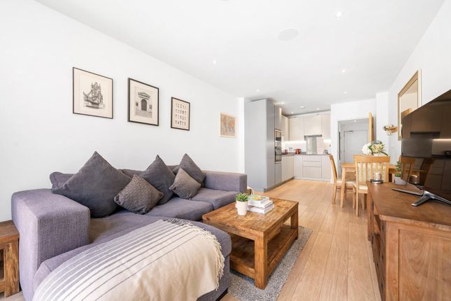 Flat 15, 8, Stockwell Park Walk, London photo 4