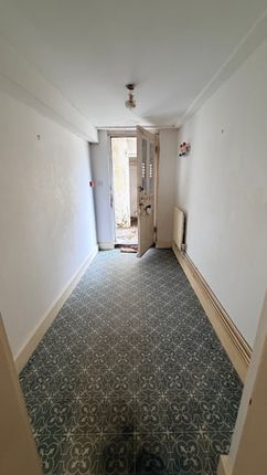 31B, Augusta Gardens, Folkestone photo 2