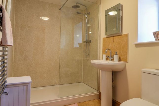 Gwen S.K En Suite 1