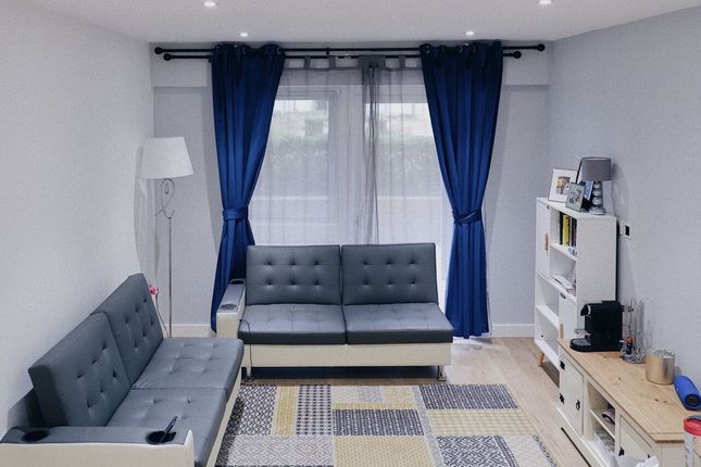 Flat 10, Castleton House, London photo 3