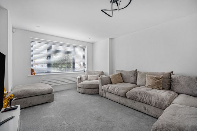 79, Hazel Crescent, Kidlington photo 4