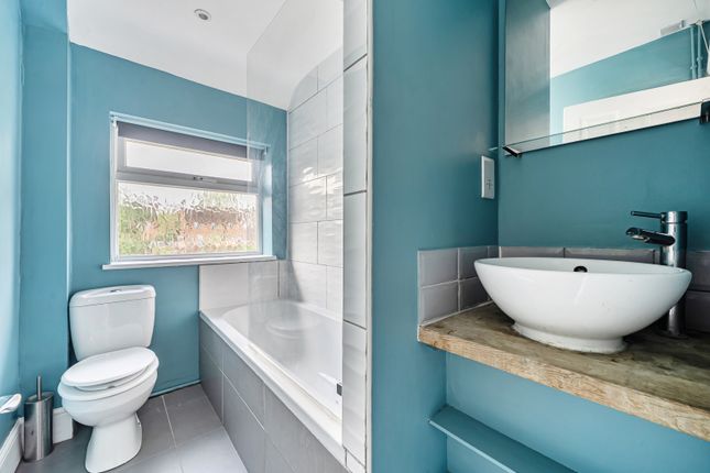 10, Stevenson Road, Buckinghamshire photo 4