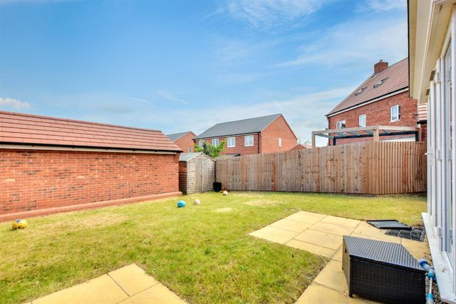 16, Geraldine Way, Derby photo 4