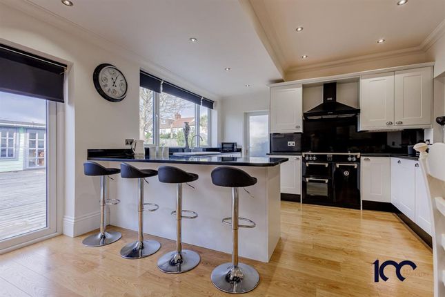 26 Crystal Avenue, Hornchurch photo 4