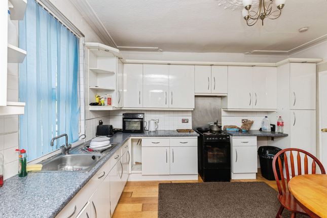 14, Harrap Street, Wakefield photo 3