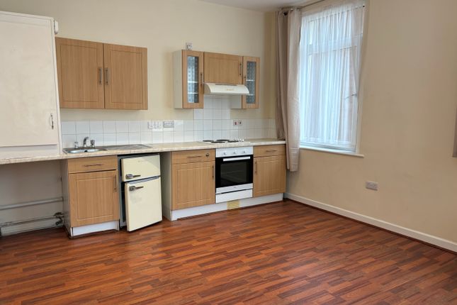 Flat 5 Wedgewood Court, Somerset Place, Teignmouth photo 2