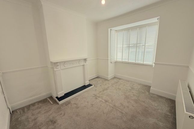 17, Fir Grove, Wollaston photo 3