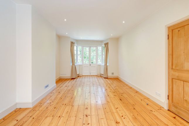12, Bigwood Road, London photo 3