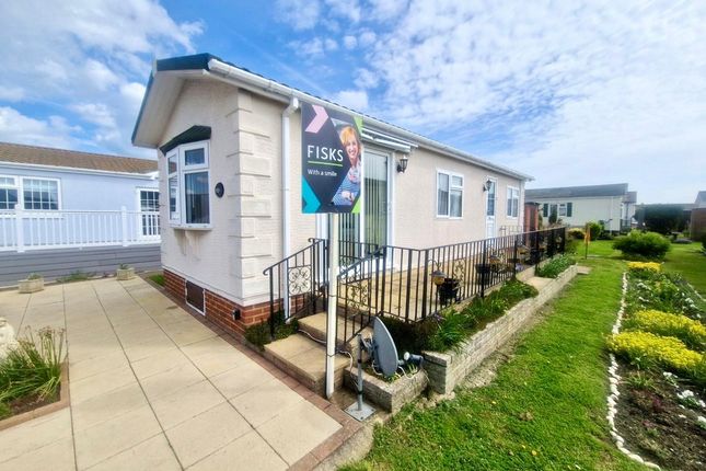 Thumbnail Mobile/park home for sale in Kings Park Homes Creek Road, Canvey Island