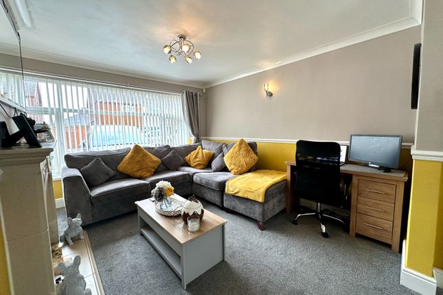 13, Heath Acres, Wednesbury photo 4
