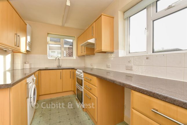 102, Cheston Avenue, Croydon photo 4