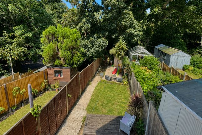 4 Gordon Terrace Wrights Hill, Southampton photo 2
